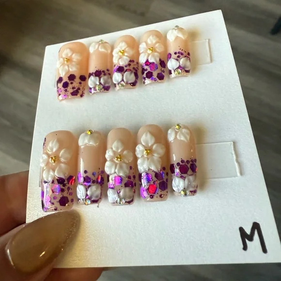 3D White Floral Press-On Nails with Purple Glitter Accents - Picture 3 of 4